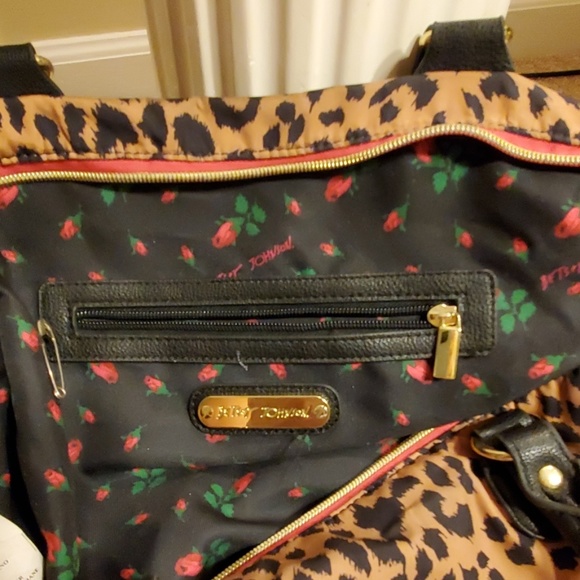 NWOT Betsy Johnson Bag - Picture 5 of 5